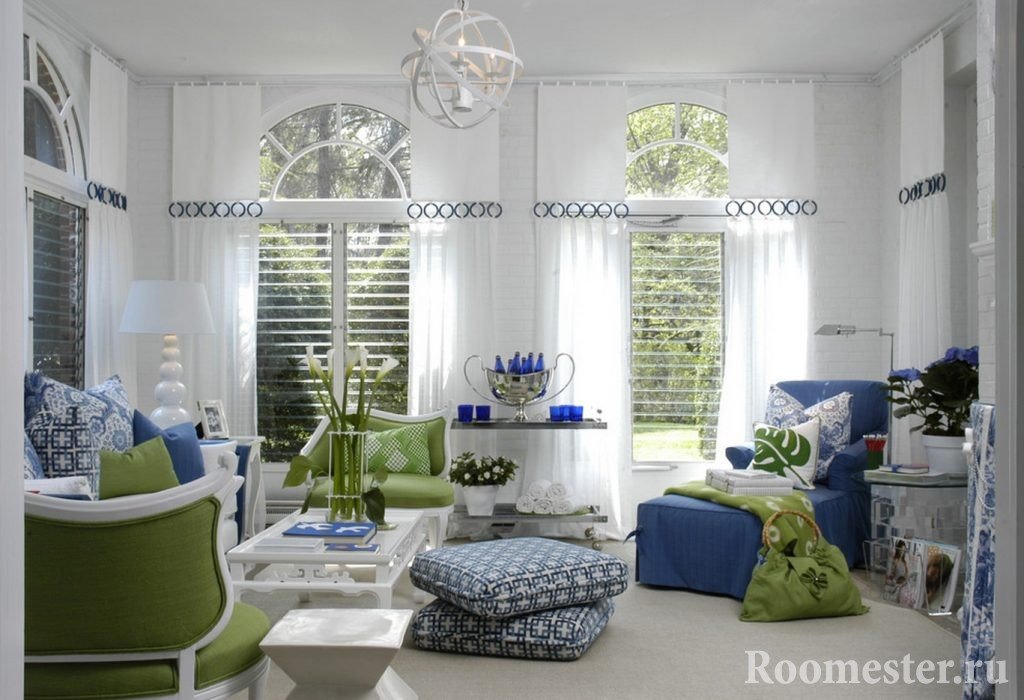 The combination of mint with shades of blue in the interior