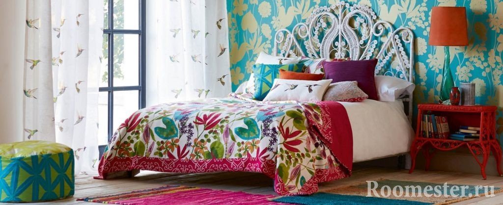 Mint slaapkamer met kleurrijke details