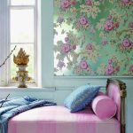 Mint υπνοδωμάτιο σε συνδυασμό με φωτεινά και ευαίσθητα χρώματα