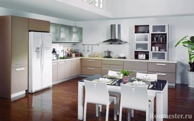 Design av et kjøkken-spisestue-stue i et privat hus