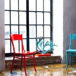 Zdobení starých židlí barvou