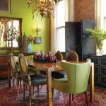 Matsal med antika möbler