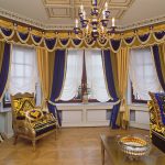Blå og gull gardiner i orientalsk stil