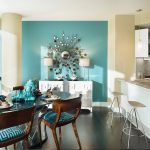 Turkis farge på veggen og møbler - en lys løsning for kjøkkenet i lyse farger