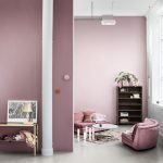 Ροζ και λευκοί τοίχοι στο εσωτερικό