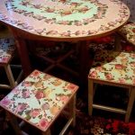 Designat bord och stolar