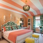 Striped ceiling in the bedroom