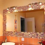 Miroir de salle de bain éclairé