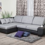 Sofa med koppstativ