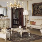 Vardagsrum med eleganta möbler