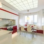 Бял кухненски интериор с бордо мебели