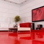 Rødt gulv i en hvid stue