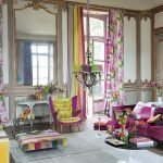 Parlak renklerde oturma odası tasarımı