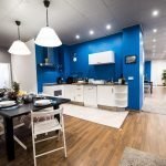 Separasjon av kjøkken og stue ved belysning