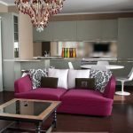 Lilac sofa i stuen