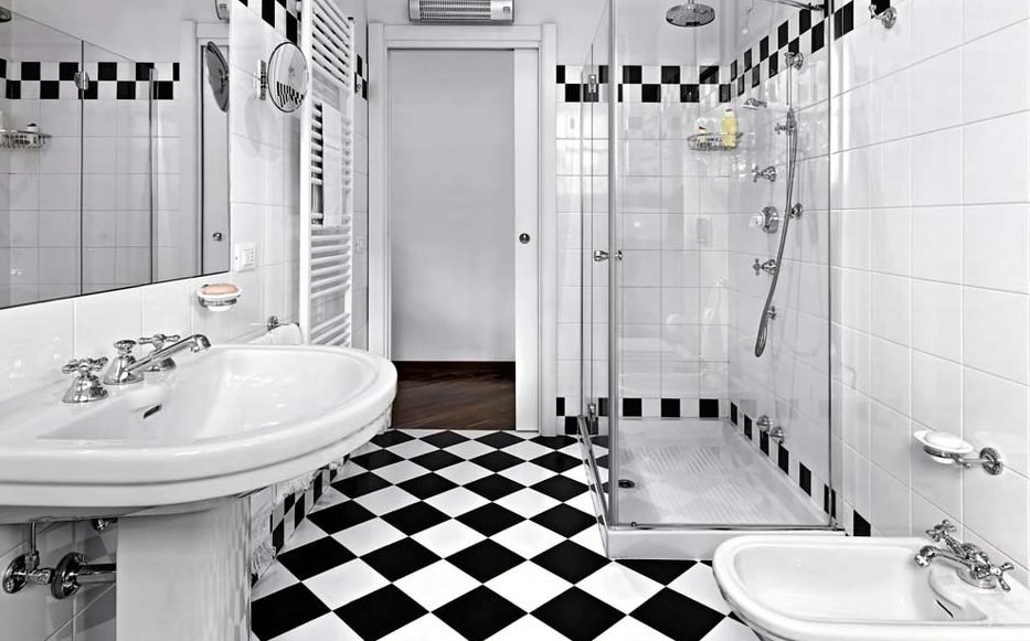 Minimalistinio stiliaus vonios kambarys