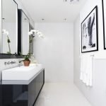 White walls in the bathroom