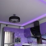 Dải đèn LED trên trần nhà