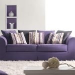 Απλό μοβ καναπέ