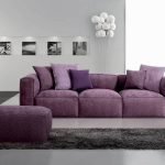 Wide sofa dengan ottoman