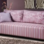 Világos lila kanapé