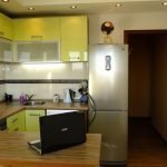 Perabot dapur dengan fasad lemon