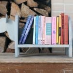 Drvena polica za knjige
