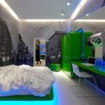 Mobili verdi in camera da letto