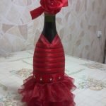 Flasche im Kleid