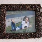 Рамка за снимки, направена от кафе на зърна