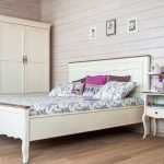 Perabot bilik tidur kayu