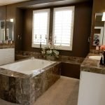 Trang trí phòng tắm bằng đá cẩm thạch