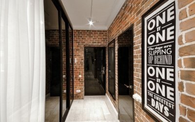 Panel ev dairesinde bir giriş holü tasarımı +50 fotoğraf