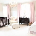 Jasny pokój dla noworodka