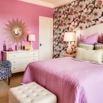 Vaaleanpunainen makuuhuone
