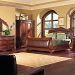 Chambre avec meubles en bois