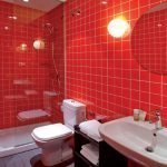 Salle de bain rouge