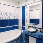 Indigo spalva vonios kambario dizaine