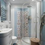 Decoración de paredes en el baño con azulejos decorativos.
