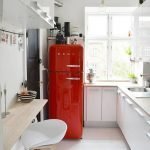 Rødt kjøleskap