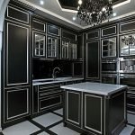 Svarta möbler i köket