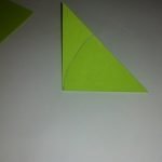 Nous lissons la feuille en triangle