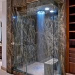 Svart marmor i badets design