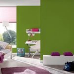 Vihreät seinät ja kirkkaat elementit