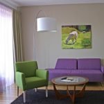 Fialový zelený nábytek