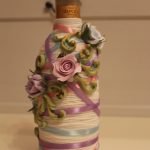 Bottiglia decorata con corda e argilla polimerica