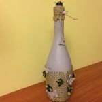 Argilla polimerica come decorazione per bottiglie