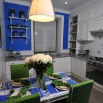 Modrá barva v designu kuchyně