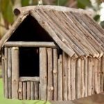 DIY fuglekasse laget av kvister