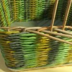 How to weave a green basket